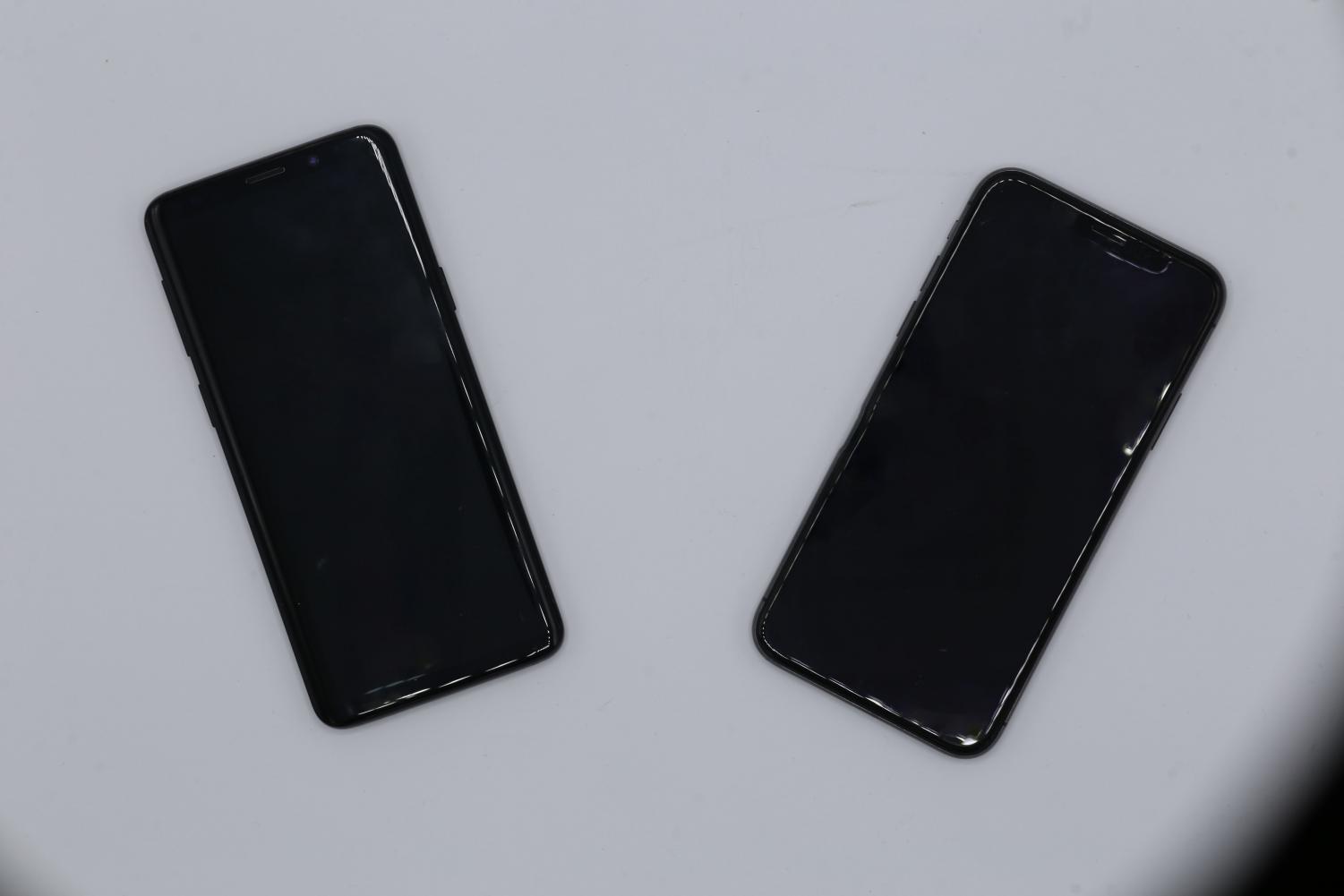DETERMINATION TO CLINCH- Apple and Samsung are in a clash to clinch the battle among the smartphone industry. Samsung is trying to beat the world’s first trillion dollar company. “Apple iPhone X won the war though Samsung had achieved something recently,” says sophomore Ishaan Sharma.